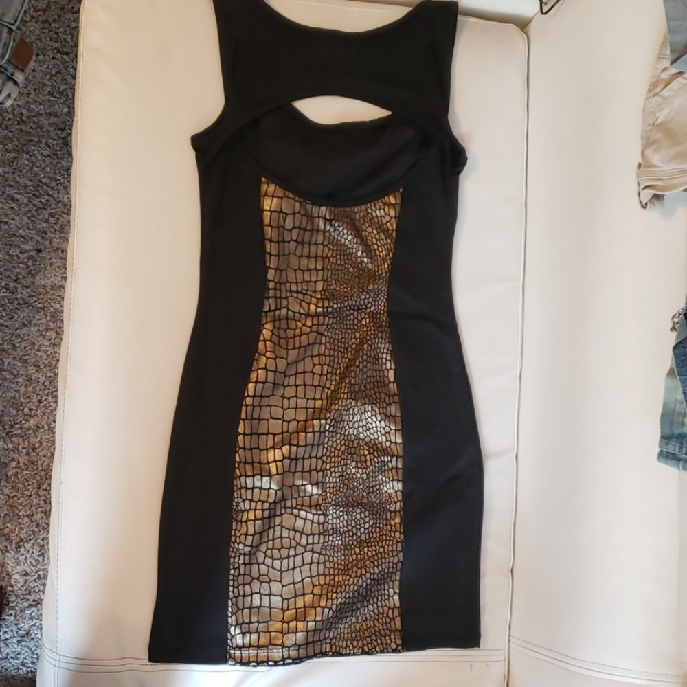 Dress - Picture 2 of 2
